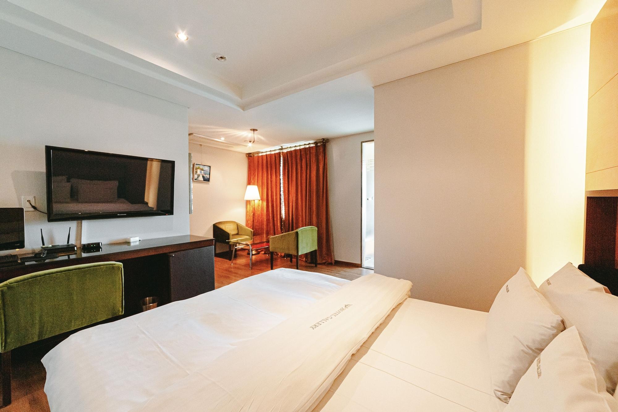 Gallery Tourist Hotel Tongyeong Exteriör bild