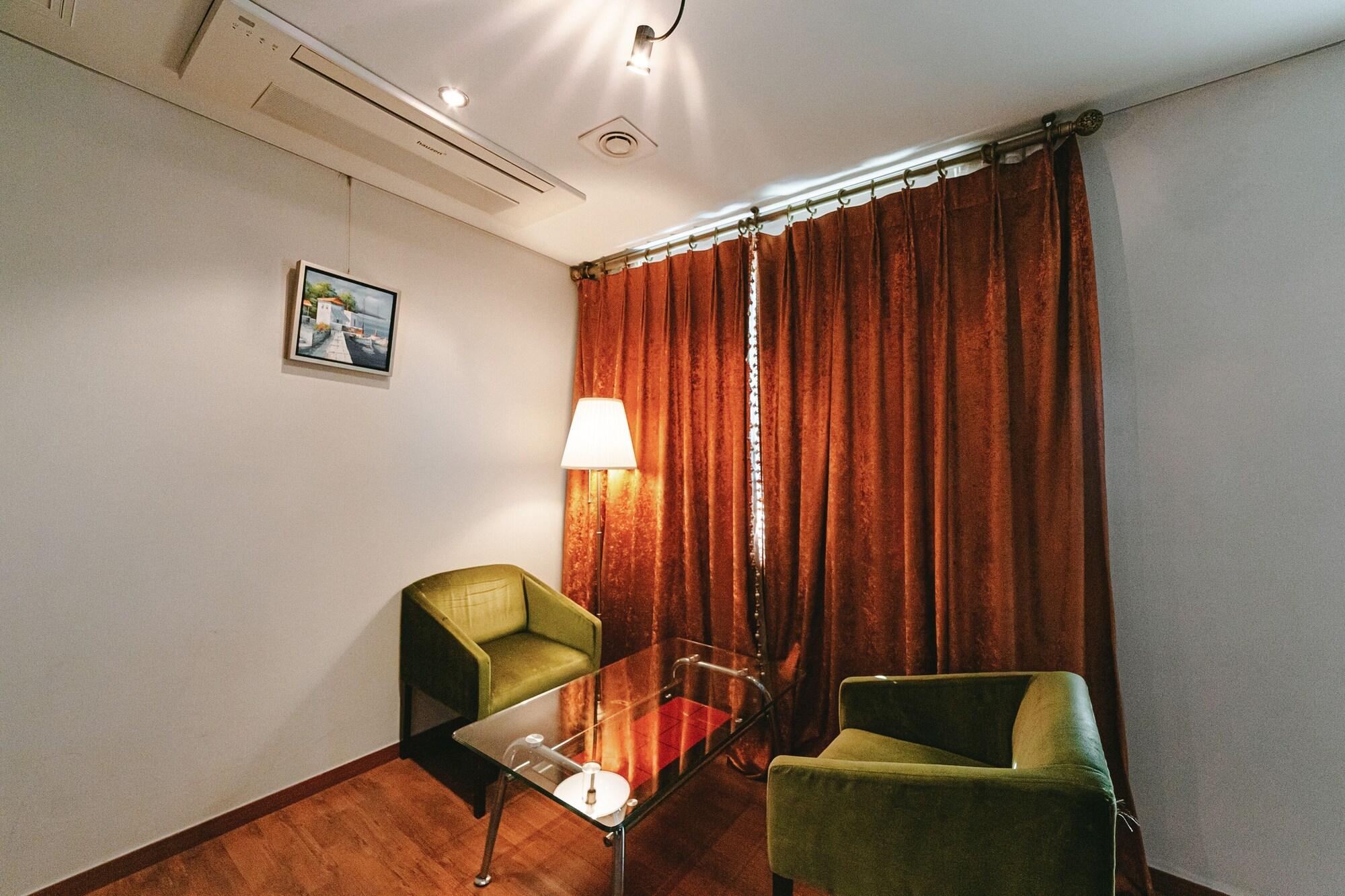 Gallery Tourist Hotel Tongyeong Exteriör bild