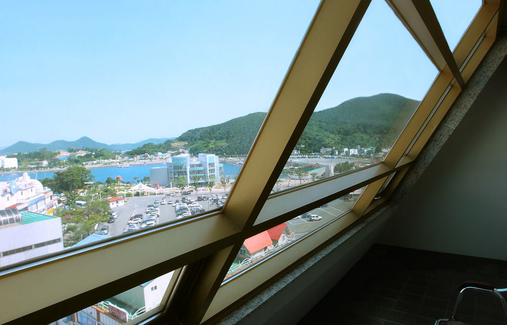 Gallery Tourist Hotel Tongyeong Exteriör bild